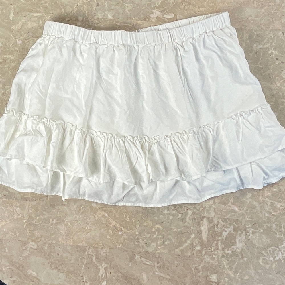 Brandy Melville White Ruffled Mini Skirt